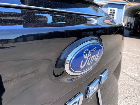 Used 2021 Ford Edge ST-Line FWD image 34