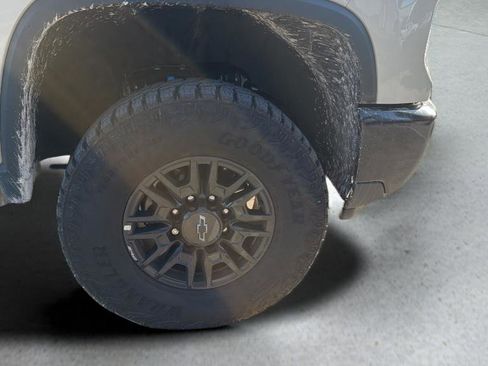 Used 2026 Chevrolet Silverado 2500 ZR2 AWD/4WD image 21