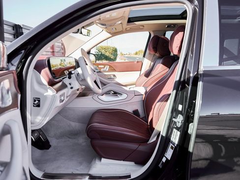 Used 2026 Mercedes-Benz Maybach GLS 600 Maybach GLS 600 image 30