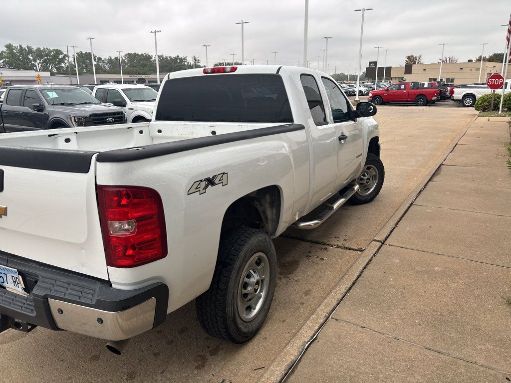 Used 2013 Chevrolet Silverado 2500 W/T AWD/4WD image 10