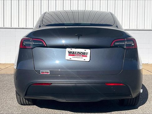 Used 2023 Tesla Model Y Long Range image 5