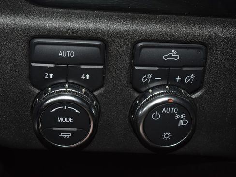 Used 2024 GMC Sierra 1500 SLE AWD/4WD image 16