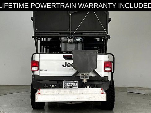Used 2025 Jeep Gladiator Sport AWD/4WD image 5
