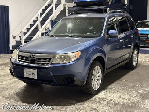 Used 2011 Subaru Forester 2.5X Premium AWD/4WD image 3