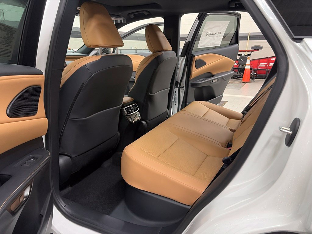 New 2026 Lexus RX 450h AWD w/ Convenience Package image 14