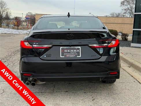 Used 2025 Toyota Camry SE image 4