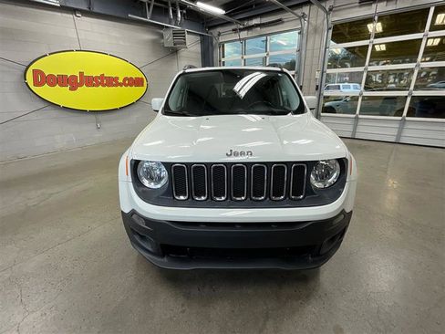 Used 2017 Jeep Renegade Latitude image 6