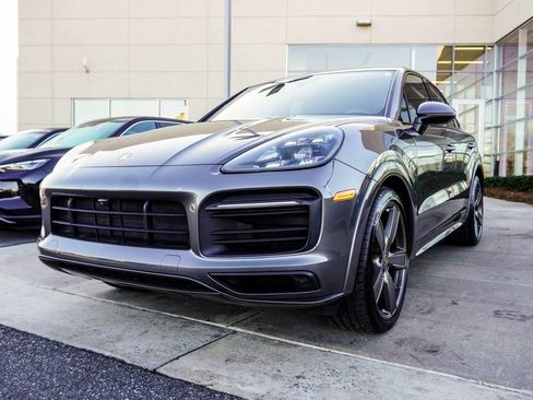 Used 2021 Porsche Cayenne GTS image 8
