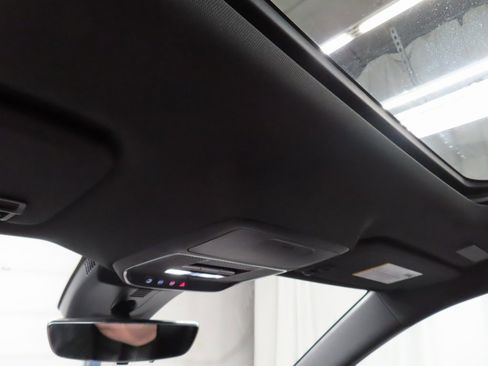 Used 2024 Chevrolet Traverse RS image 28