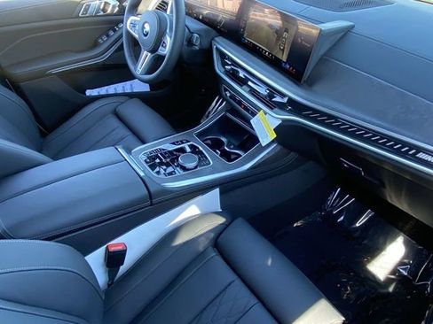 New 2025 BMW X7 M60i w/ Climate Comfort Package image 12