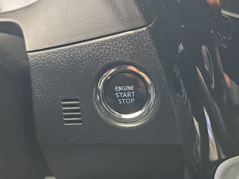Used 2018 Toyota Corolla XSE w/ Carpet Mat Package (TMS) FWD image 27
