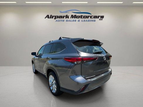 Used 2020 Toyota Highlander Limited image 3
