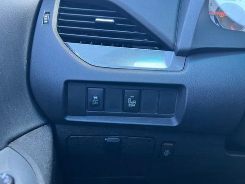 Used 2017 Toyota Sienna SE Premium FWD image 19