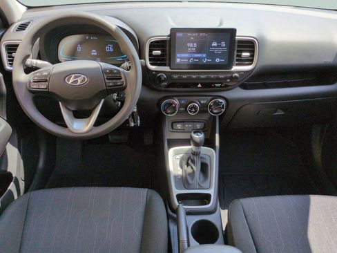 Certified 2024 Hyundai Venue SE FWD image 12