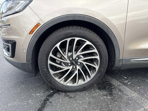 Used 2019 Lincoln Nautilus Reserve image 10