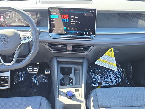 New 2026 Volkswagen Tiguan SE R-Line image 12