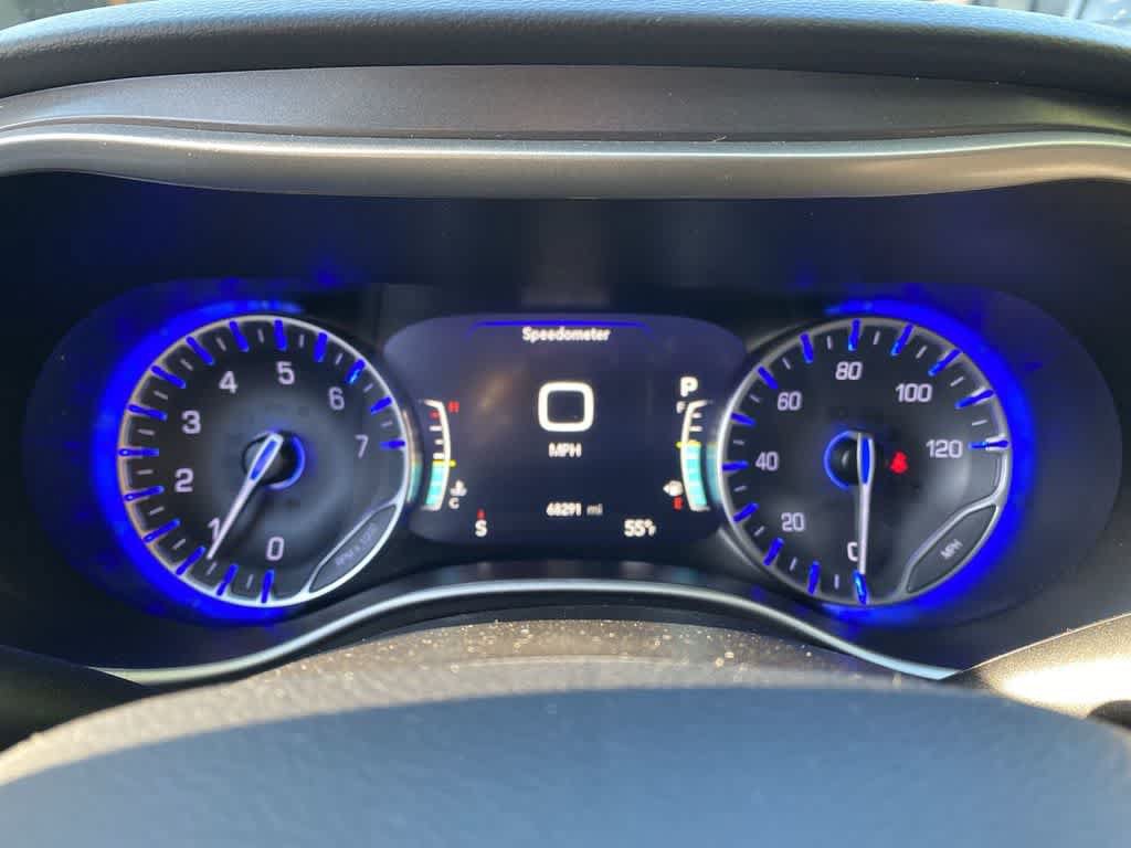 Used 2024 Chrysler Pacifica Touring-L FWD image 27