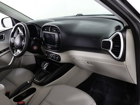 Used 2023 Kia Soul LX w/ LX Technology Package image 26