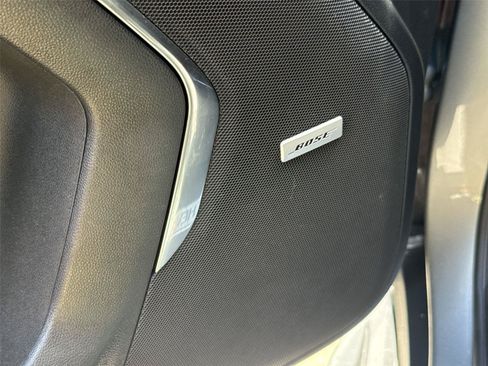 Used 2024 Chevrolet Suburban LT RWD image 22