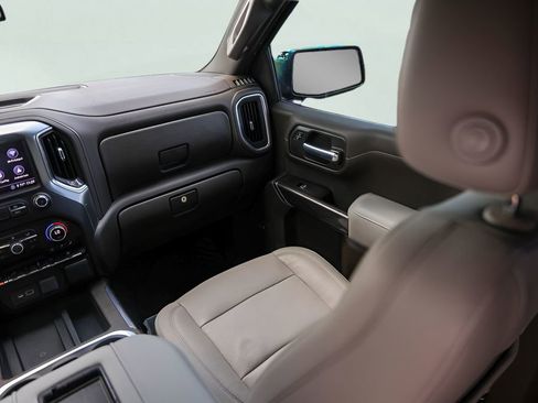 Used 2020 Chevrolet Silverado 1500 LTZ w/ LTZ Premium Package image 31