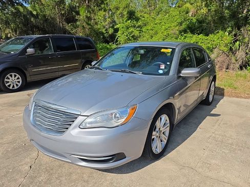 Used 2013 Chrysler 200 Touring FWD image 1