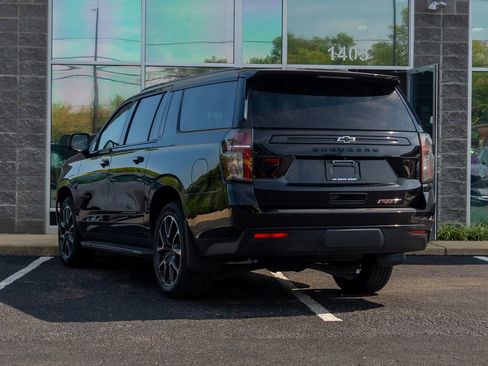 Used 2023 Chevrolet Suburban RST w/ Luxury Package image 8