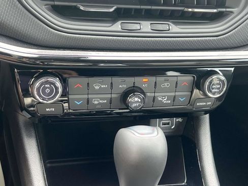 Used 2026 Jeep Compass Limited image 28