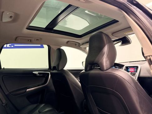 Used 2015 Volvo XC60 T6 Platinum FWD image 26
