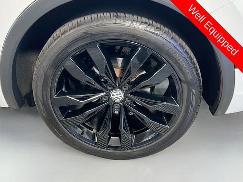 Used 2021 Volkswagen Tiguan SE R-Line FWD image 32