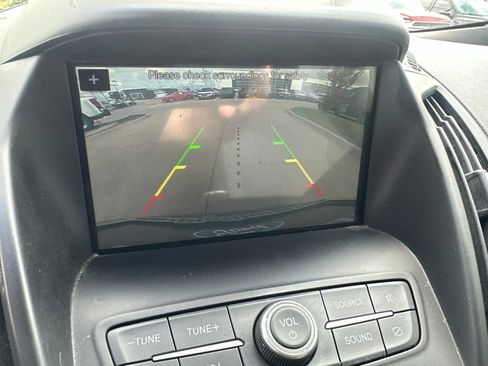 Used 2019 Ford Escape SE FWD image 21