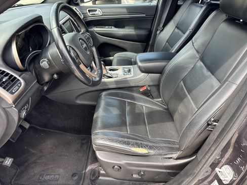 Used 2017 Jeep Grand Cherokee Limited w/ Luxury Group II AWD/4WD image 10