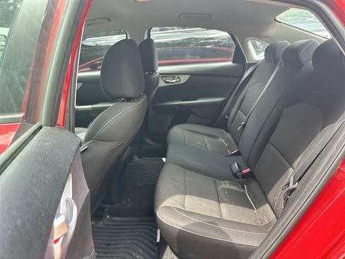 Used 2024 Kia Forte LXS w/ LXS Technology Package FWD image 21