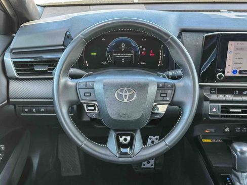 Used 2025 Toyota Camry SE FWD image 23