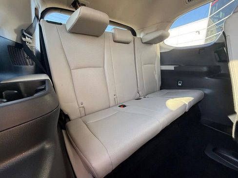 Used 2024 Toyota Grand Highlander XLE image 11