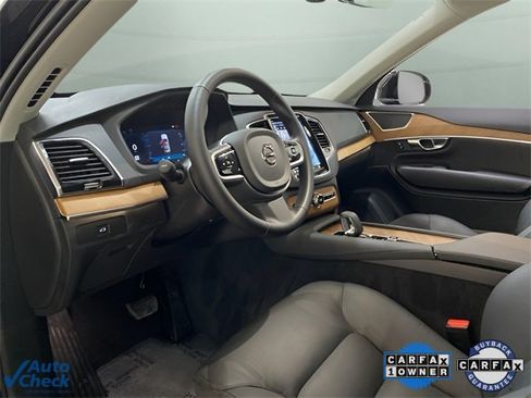 Used 2025 Volvo XC90 B6 Plus image 15