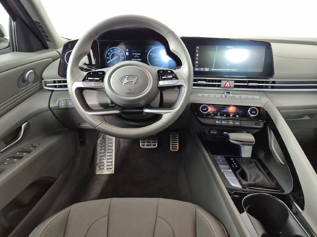 Used 2025 Hyundai Elantra SEL FWD image 33