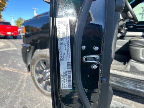 Used 2024 RAM 2500 Laramie w/ Night Edition image 30