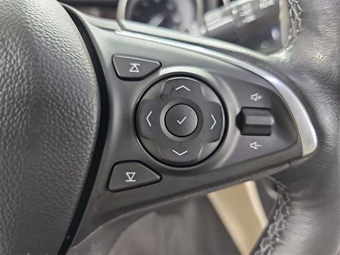 Used 2019 Buick Envision Essence image 25