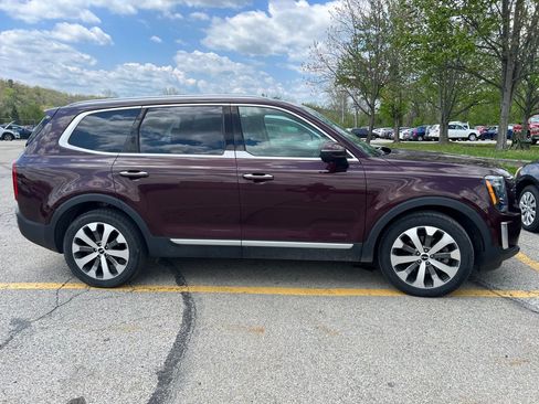 Used 2022 Kia Telluride S AWD/4WD image 1