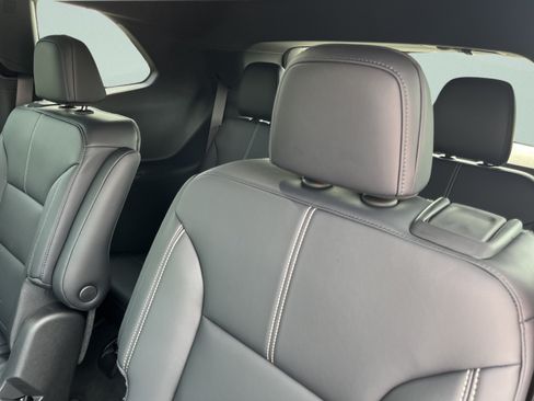 New 2026 GMC Acadia Elevation w/ Elevation Premium Package AWD/4WD image 23