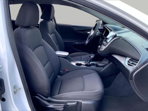 Used 2023 Chevrolet Malibu LT FWD image 9