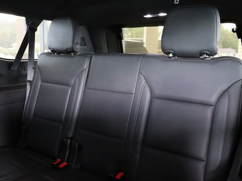 Used 2021 Chevrolet Suburban LT image 39