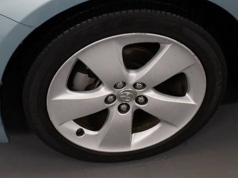 Used 2015 Toyota Prius Five image 7