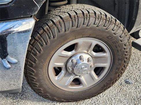 Used 2018 RAM 2500 Tradesman w/ Chrome Appearance Group image 10