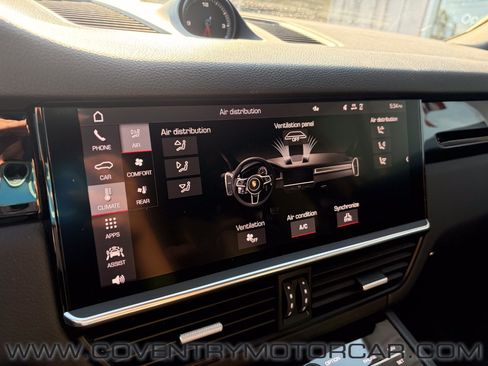 Used 2021 Porsche Cayenne AWD/4WD image 18