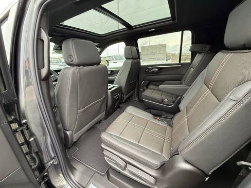 New 2026 Chevrolet Suburban High Country AWD/4WD image 16