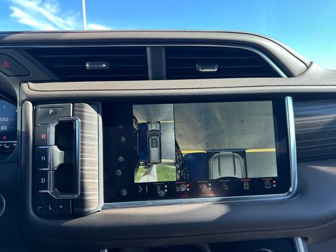 Used 2024 GMC Yukon XL Denali AWD/4WD image 73