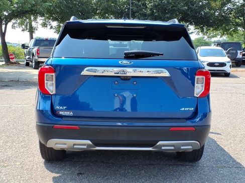 Used 2023 Ford Explorer XLT w/ Equipment Group 202A AWD/4WD image 4