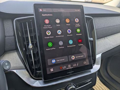 Used 2025 Volvo XC90 T8 Ultra w/ Protection Package Premier image 17