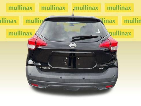 Used 2020 Nissan Kicks SV image 6